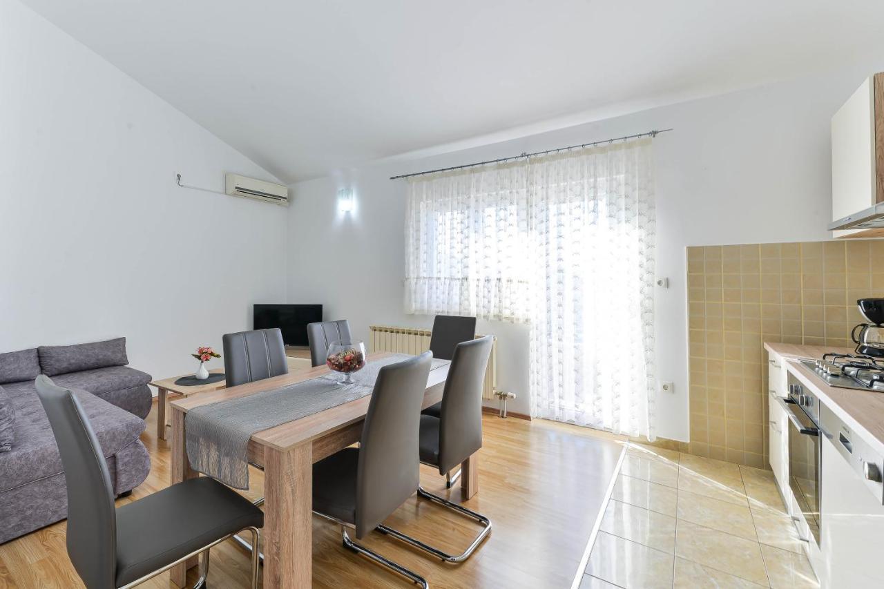 Apartmani Stadion Задар Екстериор снимка