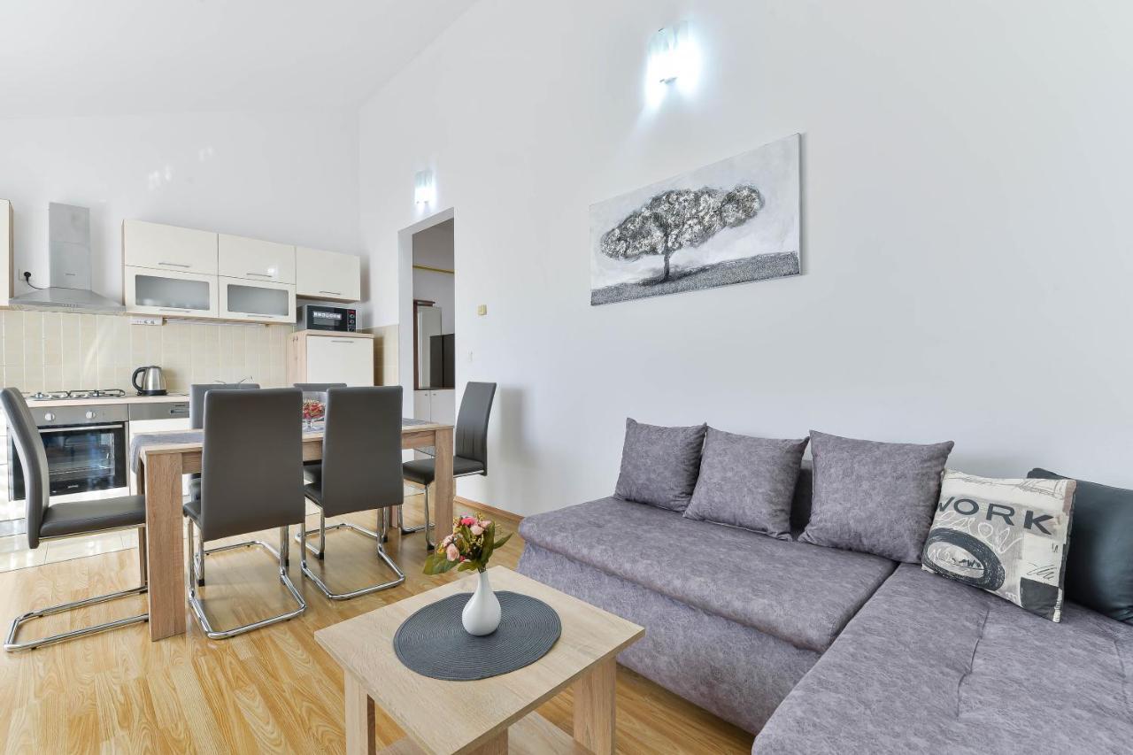 Apartmani Stadion Задар Екстериор снимка