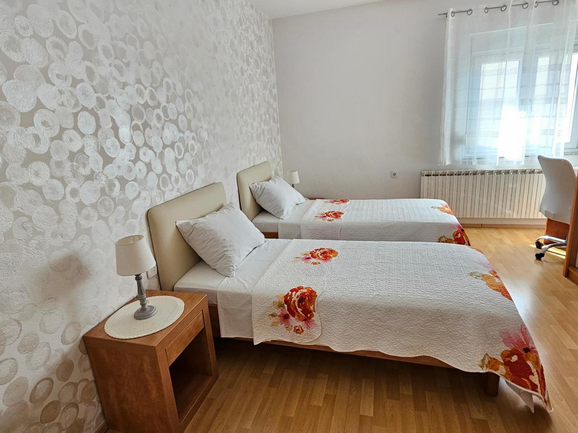 Apartmani Stadion Задар Стая снимка