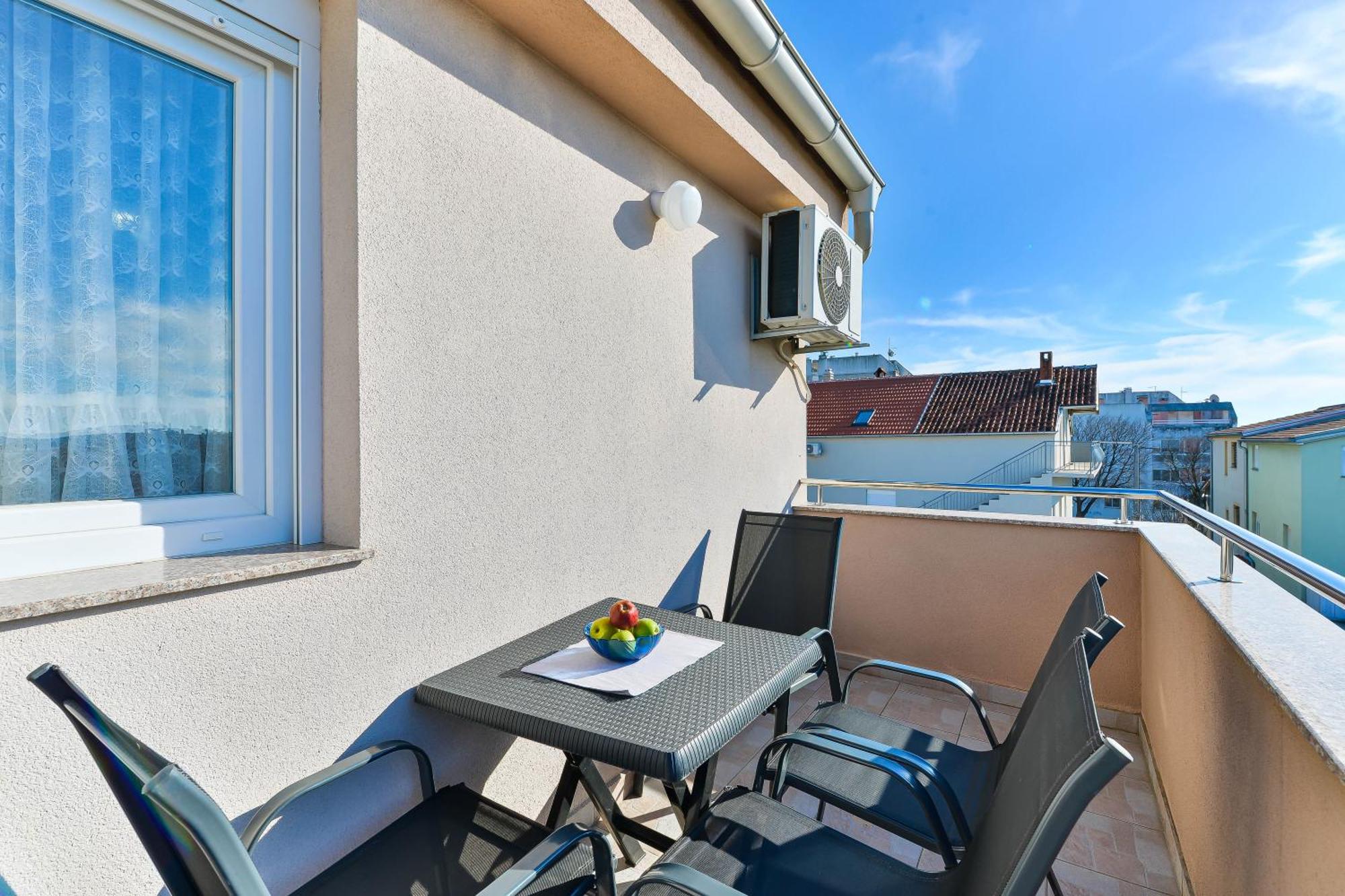 Apartmani Stadion Задар Стая снимка
